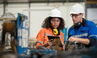 Why Manufacturing Leaders Must Address Dropping Morale